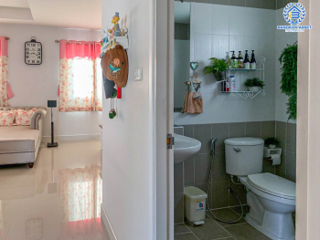 *****บ้านเดี่ยวมือสองย่านนนทบุรี ม.คุณาภัทร7 บ้านกล้วย-ไทรน้อย หลังมุม เนื้อที่กว้างขวางมากถึง 54.1 ตร.ว. ฟังก์ชัน 3 ห้องนอน 3 ห้องน้ำ ที่จอดรถ 2 คัน บนทำเลแห่งการเดินทาง ใกล้รถไฟฟ้าสายสีม่วง "สถานีคลองบางไผ่" และเซ็นทรัลเวสต์เกต